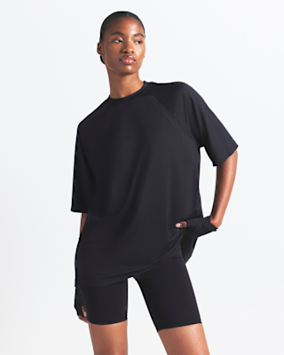 NIKE公式】NikeSKIMS Airy ウィメンズ オーバーサイズド Tシャツ